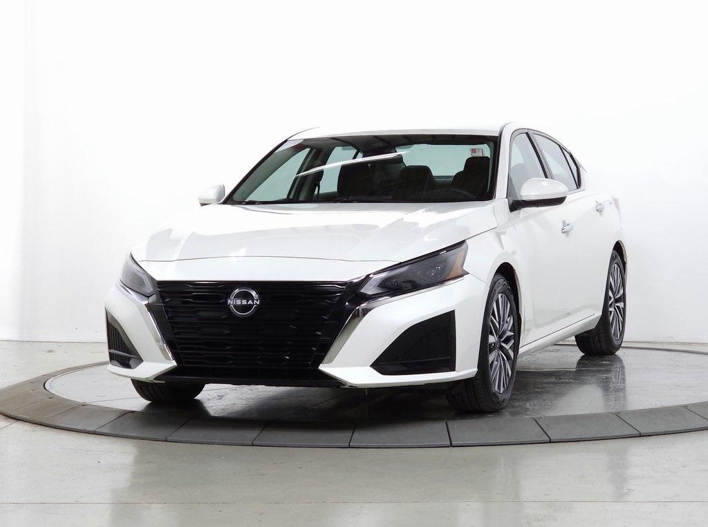 used 2023 Nissan Altima car, priced at $17,500