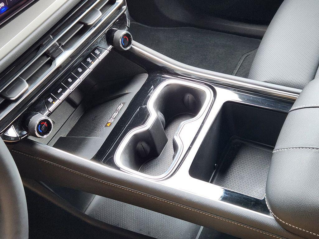 used 2026 Chevrolet Traverse car, priced at $38,497