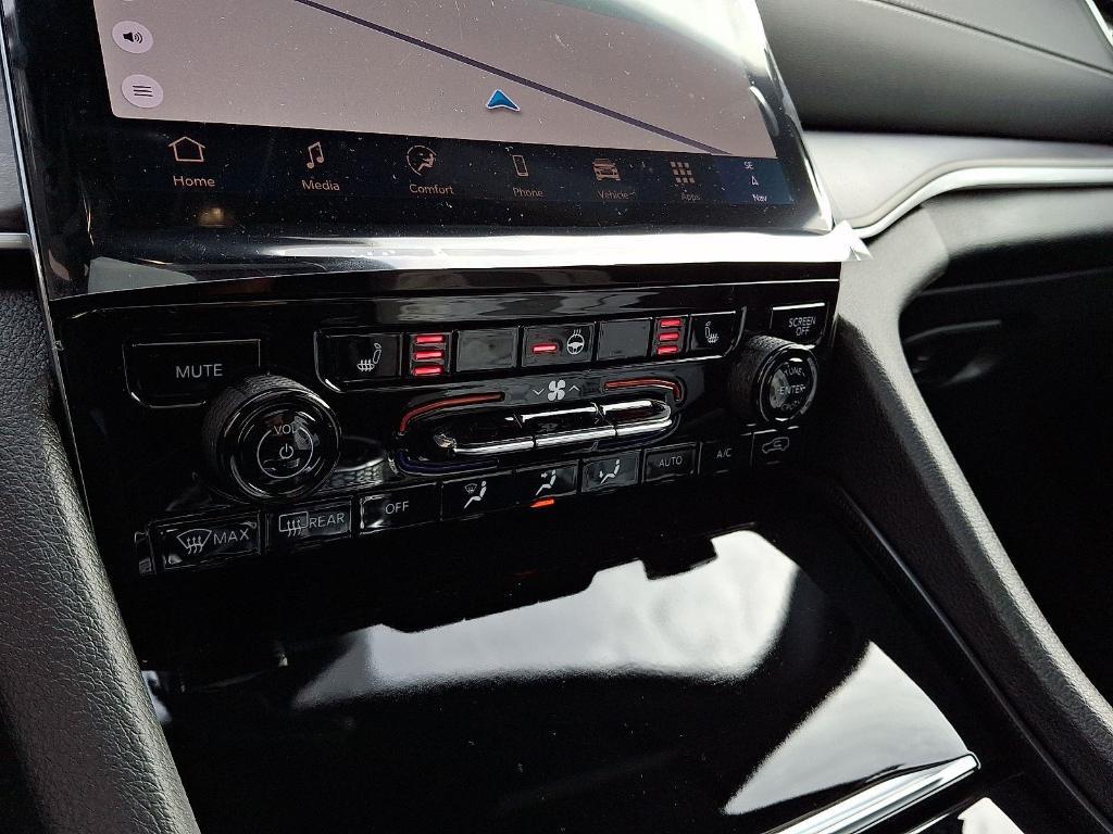 new 2025 Jeep Grand Cherokee car, priced at $44,660