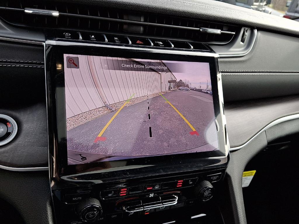 new 2025 Jeep Grand Cherokee car, priced at $44,660