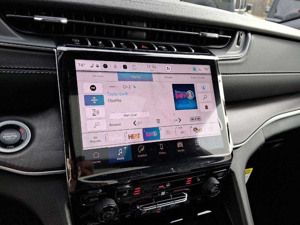 new 2025 Jeep Grand Cherokee car, priced at $44,660