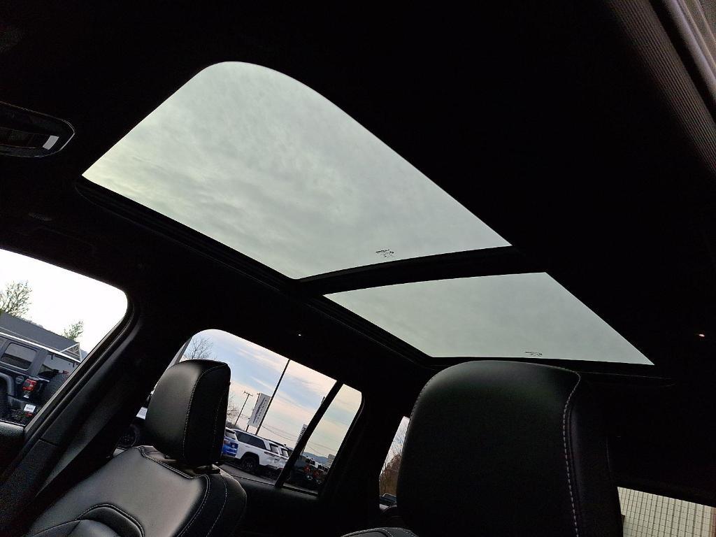 new 2025 Jeep Grand Cherokee car, priced at $44,660