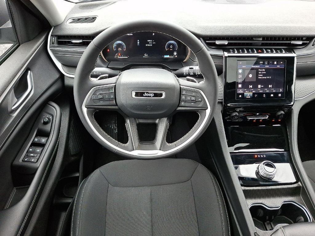 used 2023 Jeep Grand Cherokee car, priced at $28,995