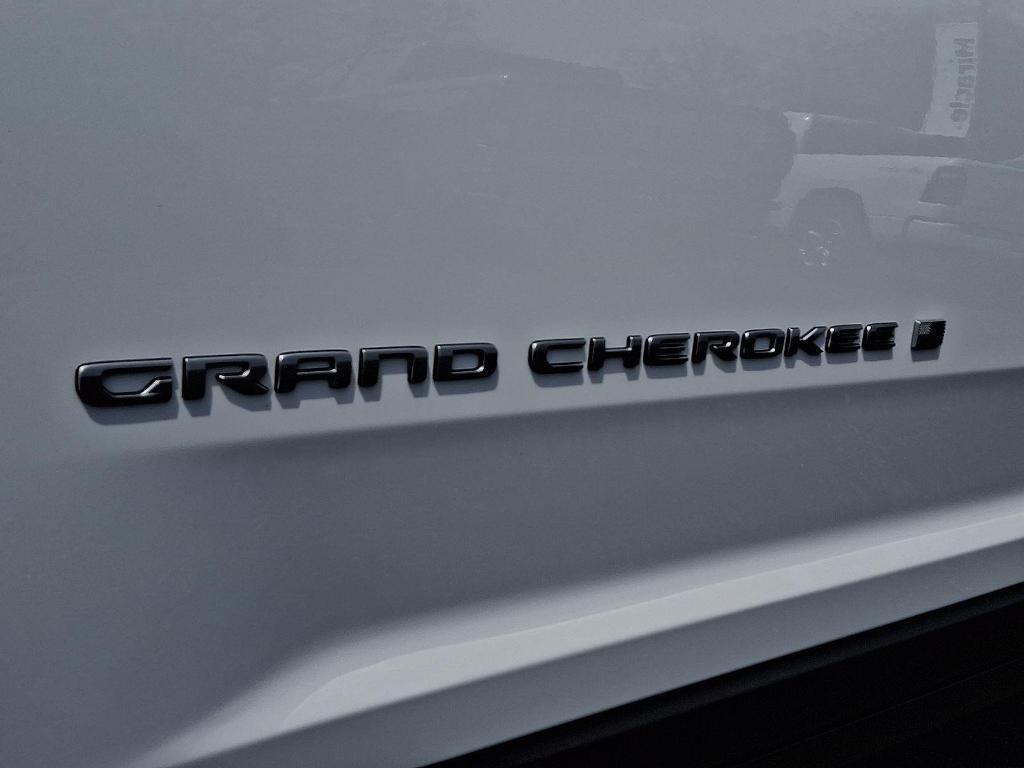 new 2026 Jeep Grand Cherokee car, priced at $42,691