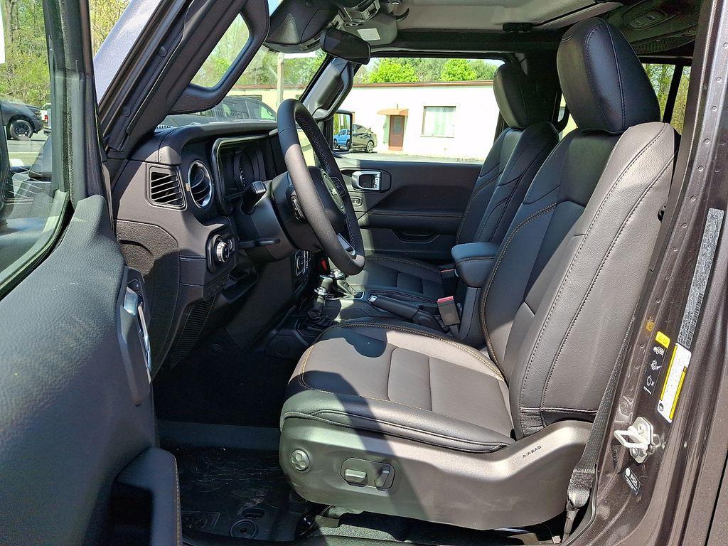 new 2026 Jeep Gladiator car, priced at $47,889