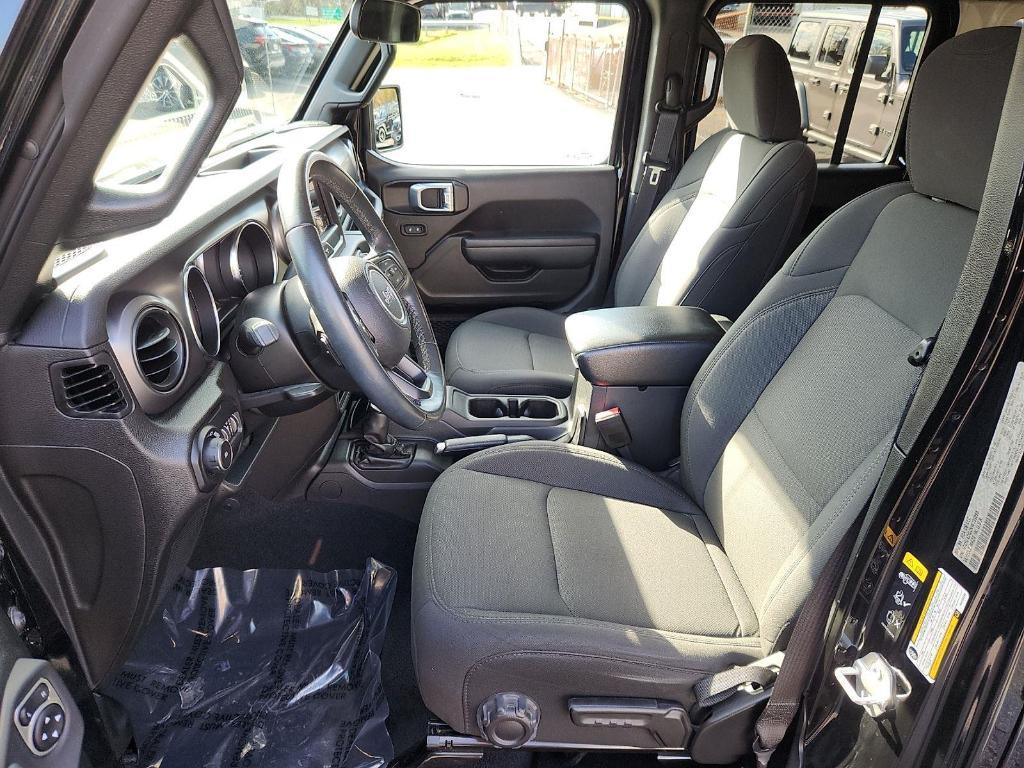 used 2022 Jeep Wrangler Unlimited car, priced at $32,495