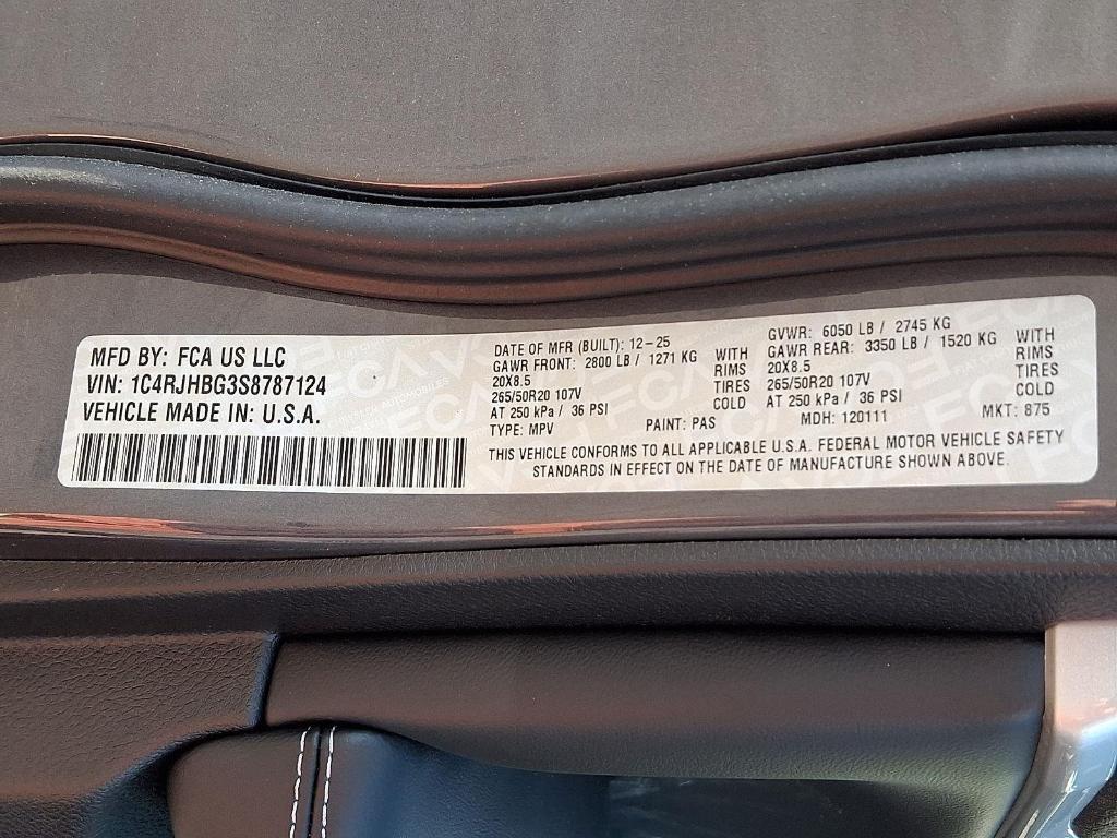 new 2025 Jeep Grand Cherokee car, priced at $49,098
