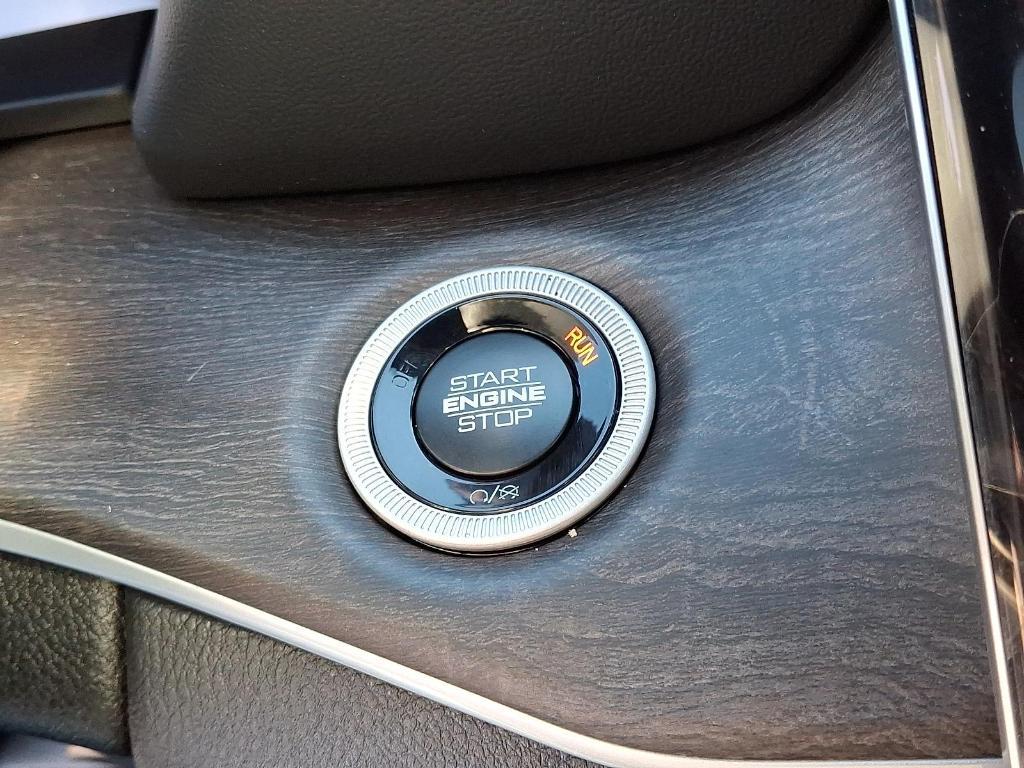 new 2025 Jeep Grand Cherokee car, priced at $48,860