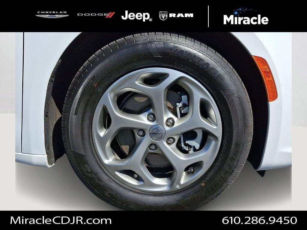 used 2024 Chrysler Pacifica car, priced at $30,600