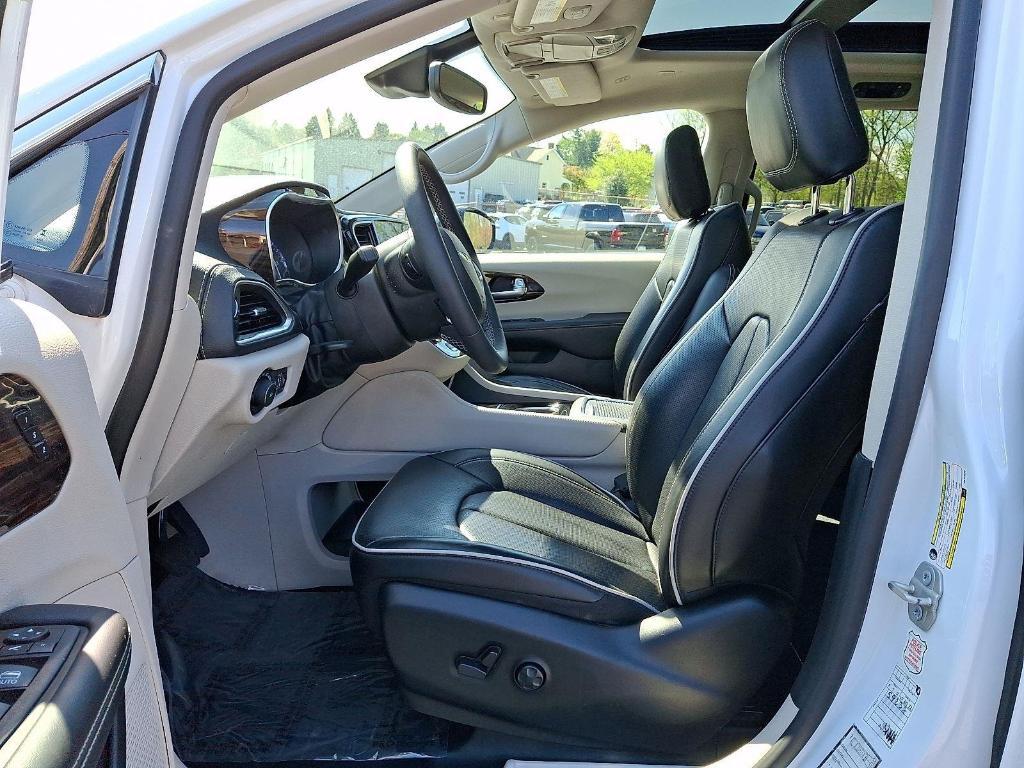 used 2024 Chrysler Pacifica car, priced at $30,600