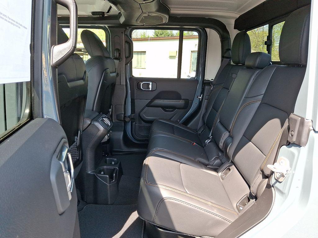 new 2026 Jeep Gladiator car, priced at $47,043