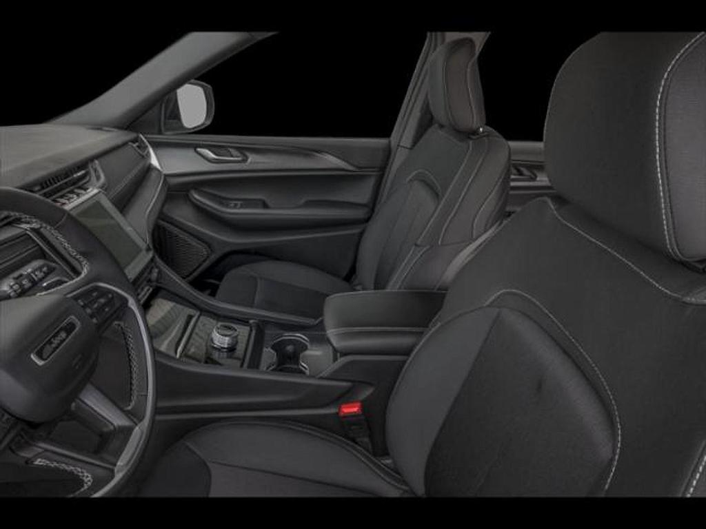 new 2025 Jeep Grand Cherokee L car, priced at $51,626