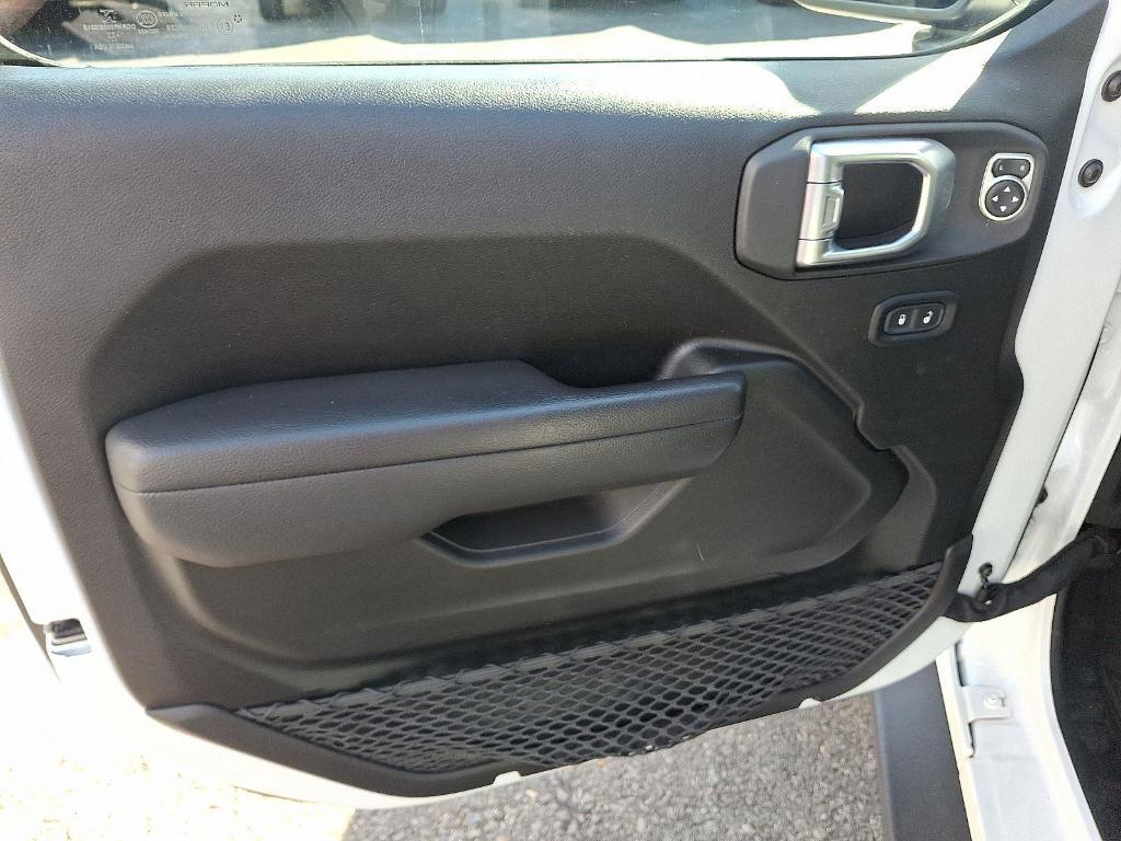 used 2022 Jeep Gladiator car, priced at $28,900