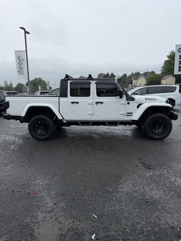 used 2022 Jeep Gladiator car, priced at $32,190