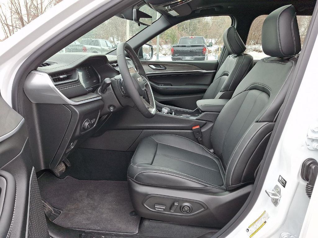 new 2026 Jeep Grand Cherokee car, priced at $52,326