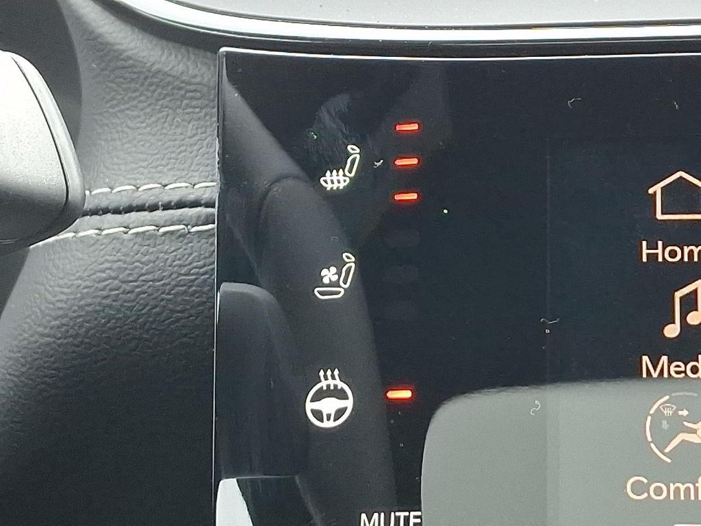 new 2026 Jeep Grand Cherokee car, priced at $52,326