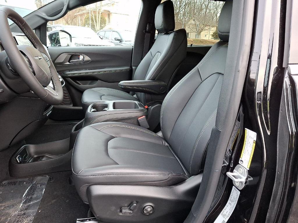 new 2026 Chrysler Pacifica car, priced at $43,005