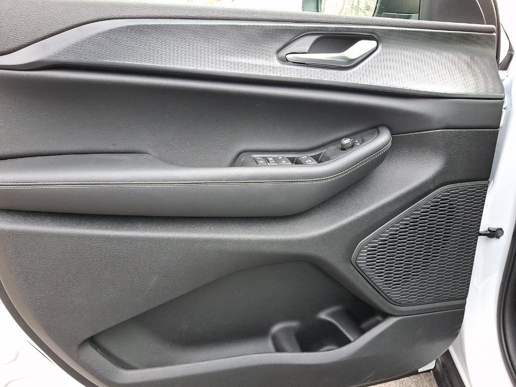 new 2025 Jeep Grand Cherokee L car, priced at $39,055