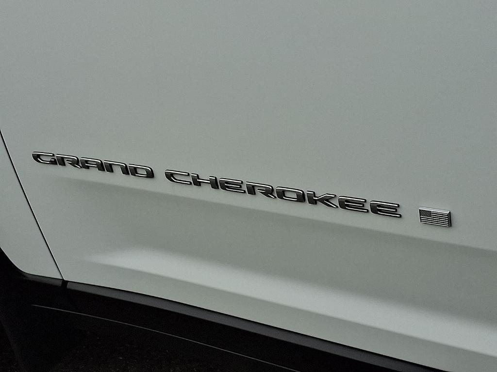 new 2025 Jeep Grand Cherokee L car, priced at $39,055