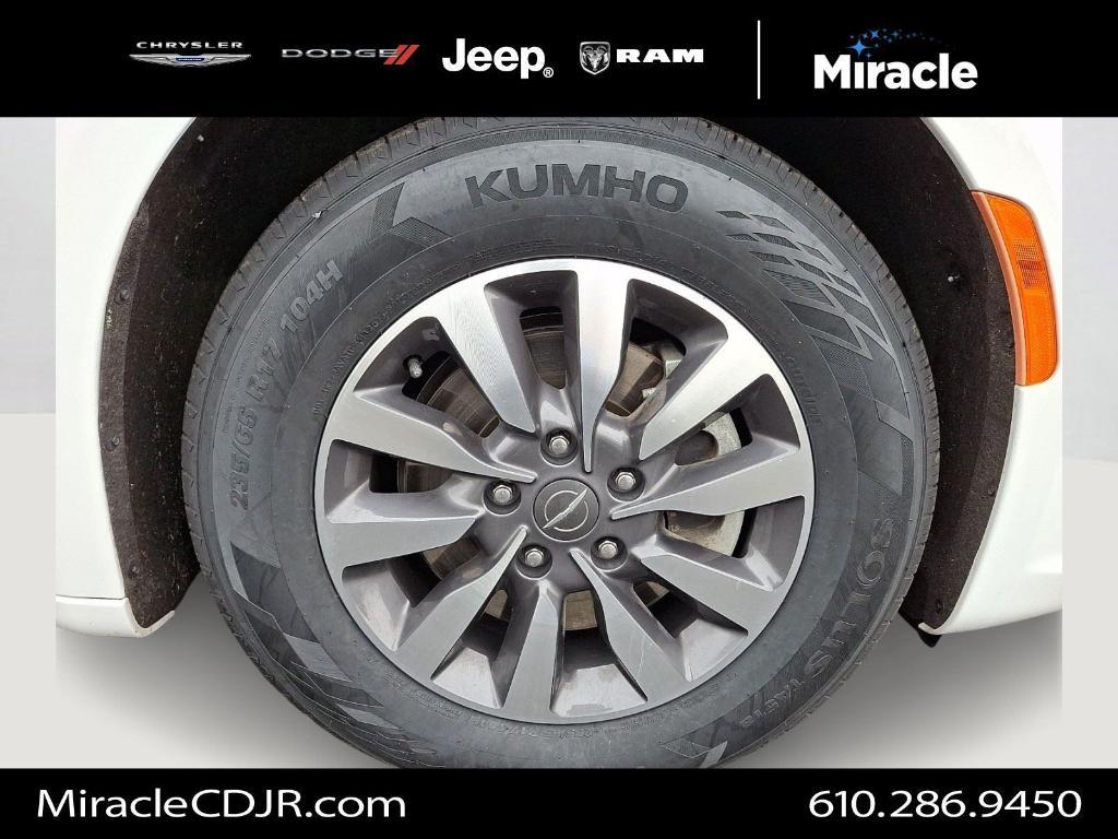 used 2021 Chrysler Pacifica Hybrid car, priced at $24,000