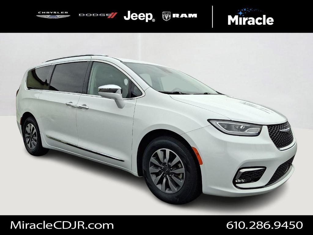 used 2021 Chrysler Pacifica Hybrid car, priced at $24,445