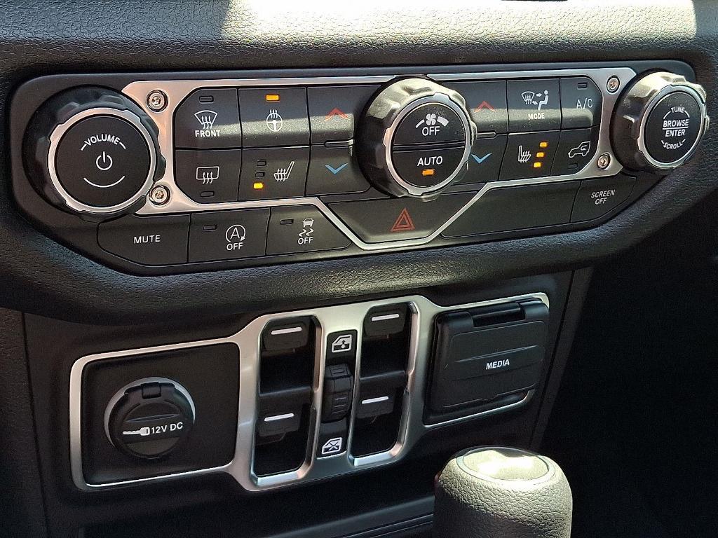 new 2025 Jeep Wrangler car, priced at $44,845