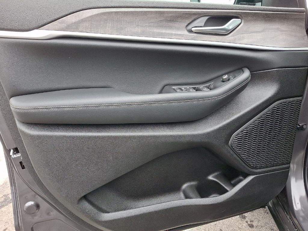 new 2026 Jeep Grand Cherokee car, priced at $47,879