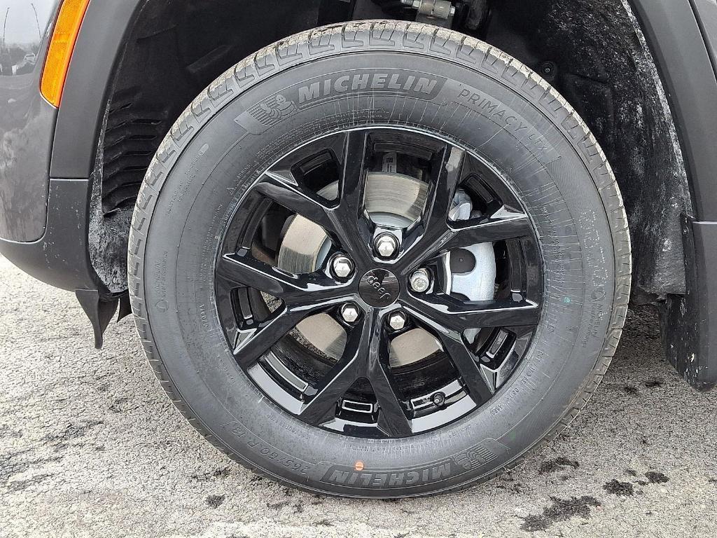 new 2026 Jeep Grand Cherokee car, priced at $47,879