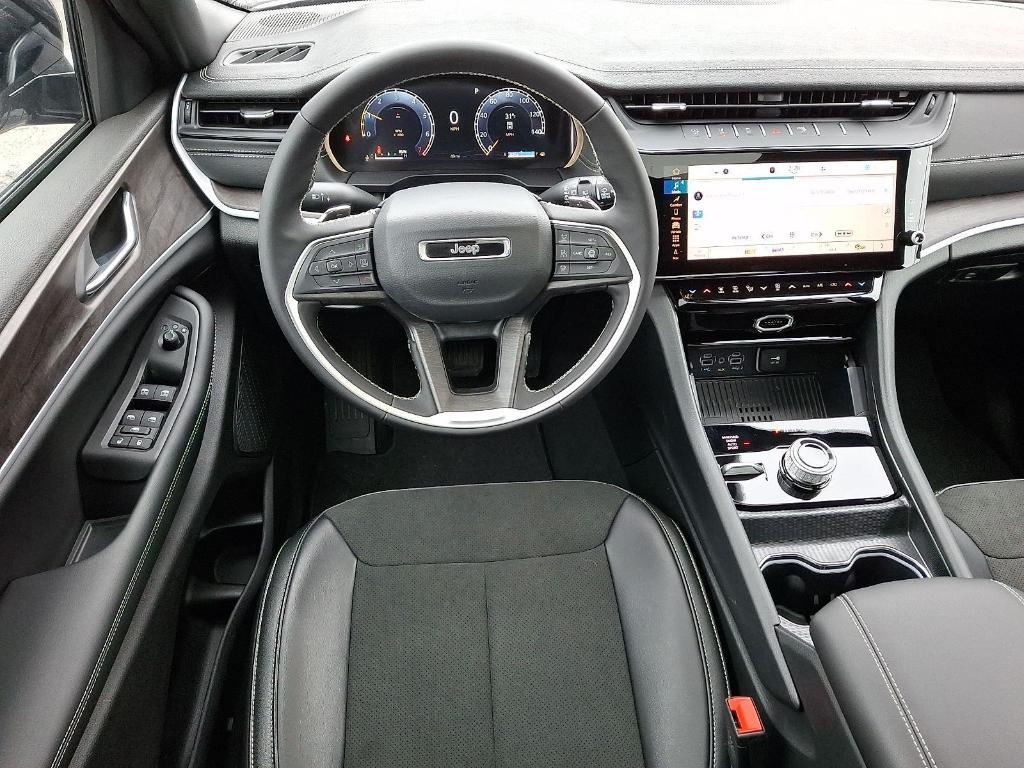 new 2026 Jeep Grand Cherokee car, priced at $47,879