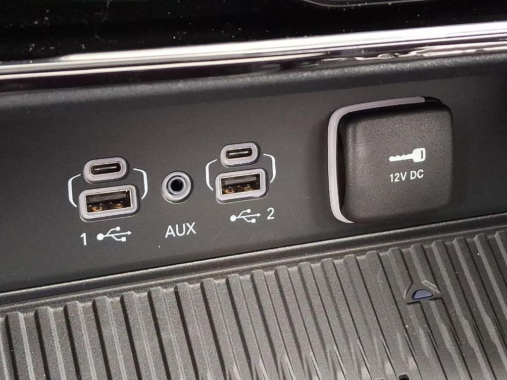 new 2026 Jeep Grand Cherokee car, priced at $47,879