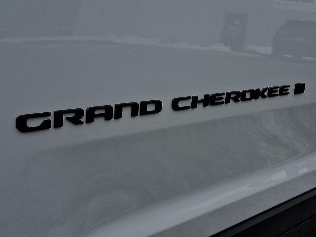 new 2026 Jeep Grand Cherokee car, priced at $47,343