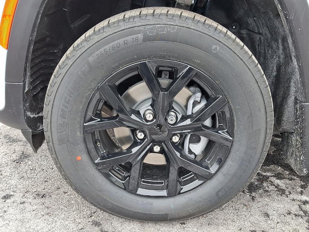 new 2026 Jeep Grand Cherokee car, priced at $47,343