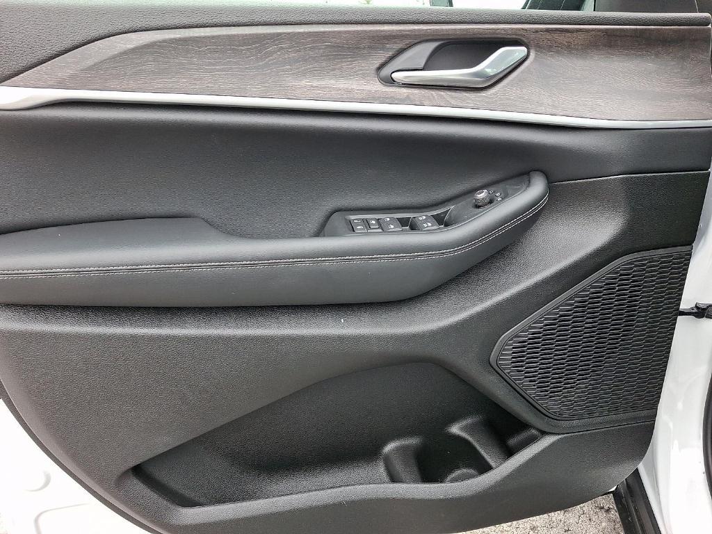 new 2026 Jeep Grand Cherokee car, priced at $47,343