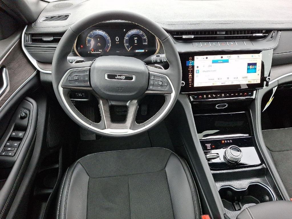 new 2026 Jeep Grand Cherokee car, priced at $45,833