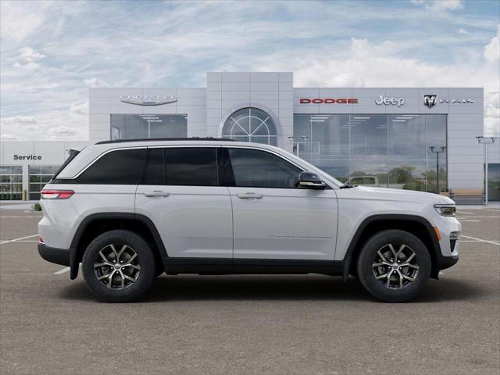 new 2025 Jeep Grand Cherokee car, priced at $48,572