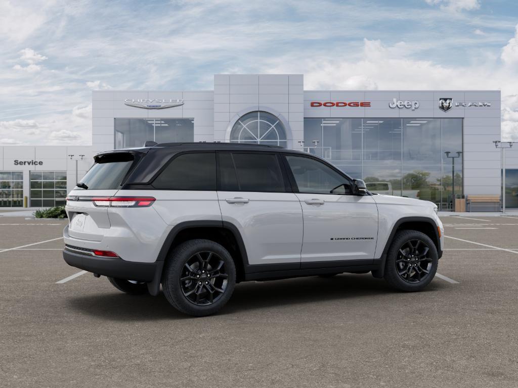 new 2025 Jeep Grand Cherokee car, priced at $48,572