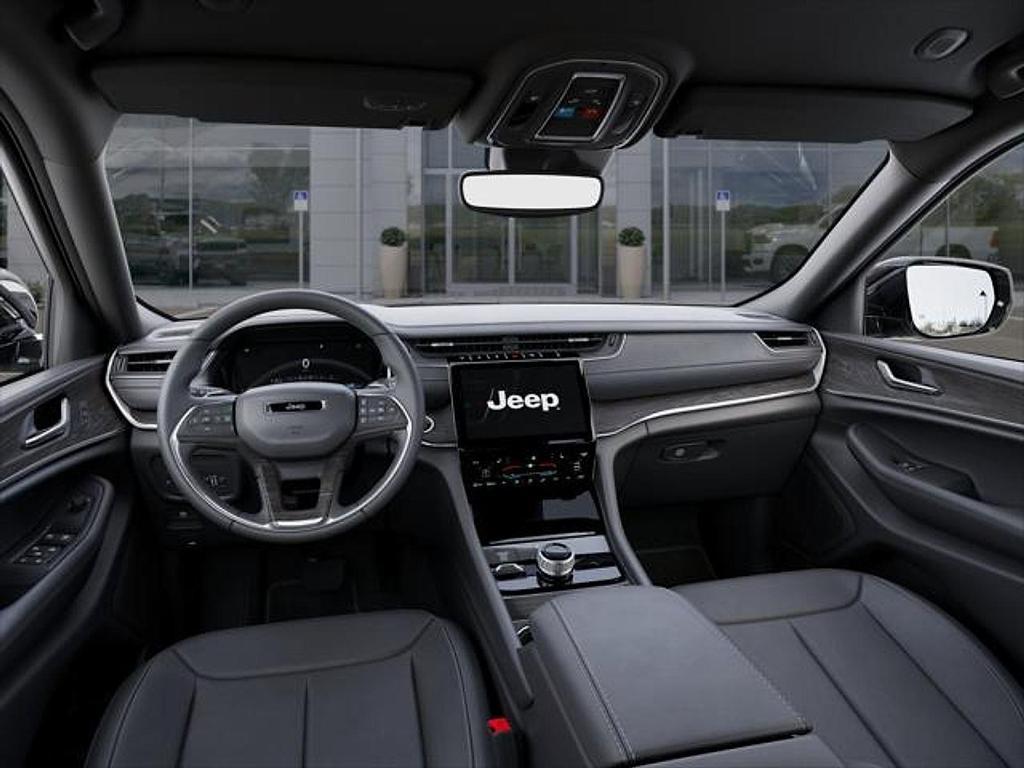 new 2025 Jeep Grand Cherokee car, priced at $48,572