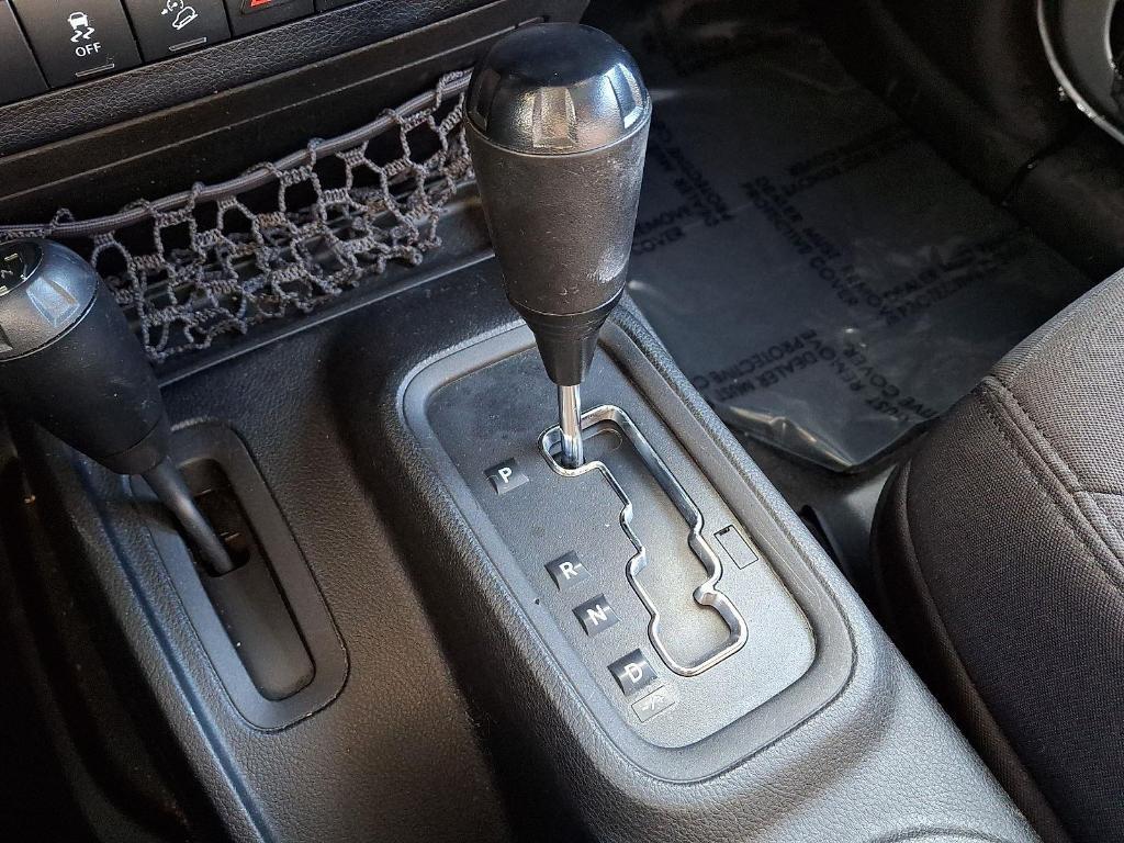 used 2013 Jeep Wrangler Unlimited car, priced at $13,500