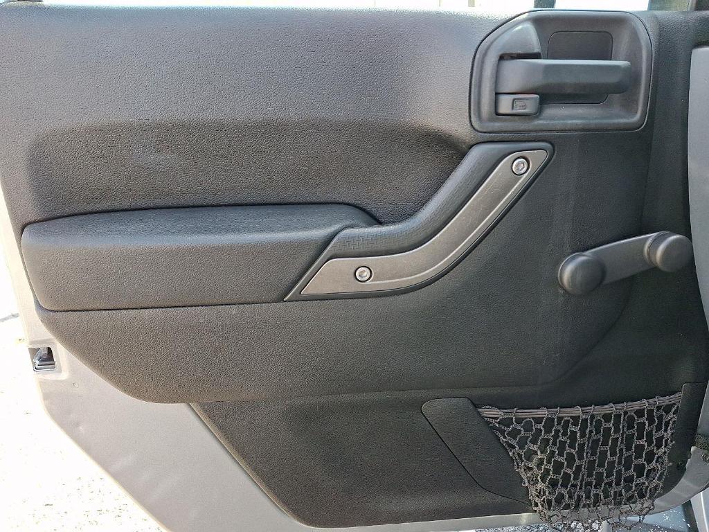 used 2013 Jeep Wrangler Unlimited car, priced at $13,500