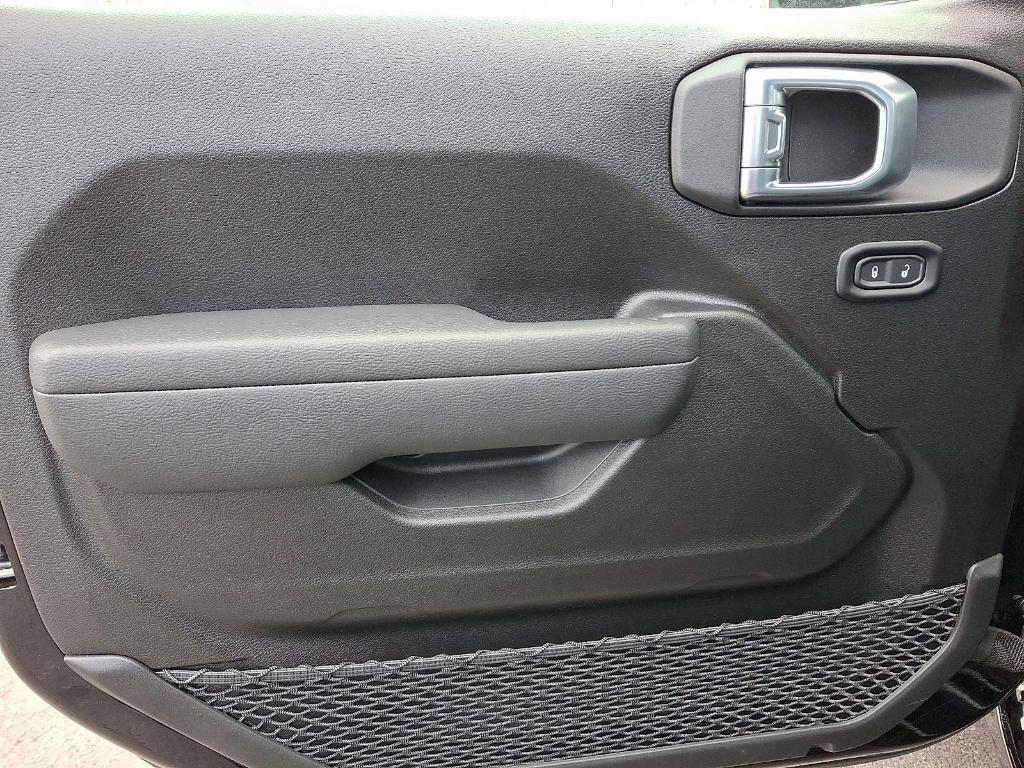 new 2026 Jeep Wrangler car, priced at $39,486