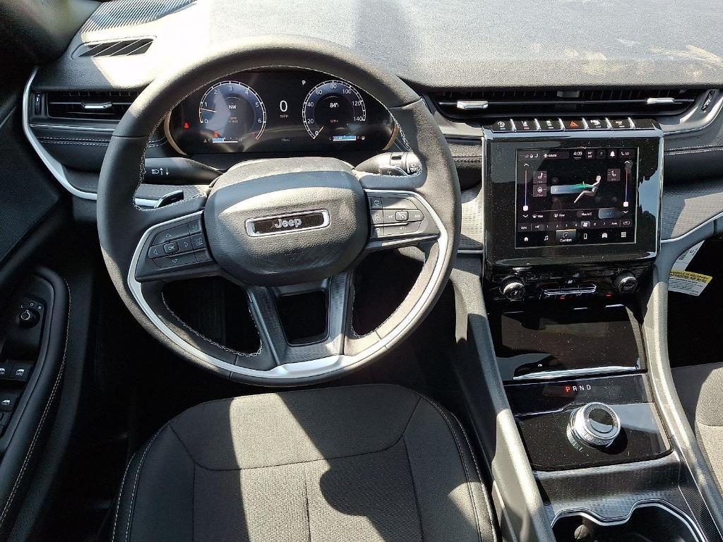 new 2026 Jeep Grand Cherokee car, priced at $40,177