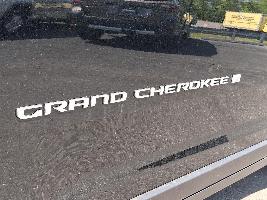 new 2026 Jeep Grand Cherokee car, priced at $40,177