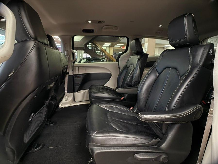 used 2024 Chrysler Pacifica Hybrid car, priced at $23,900