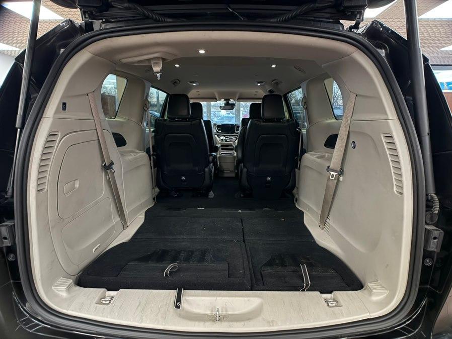 used 2024 Chrysler Pacifica Hybrid car, priced at $23,900