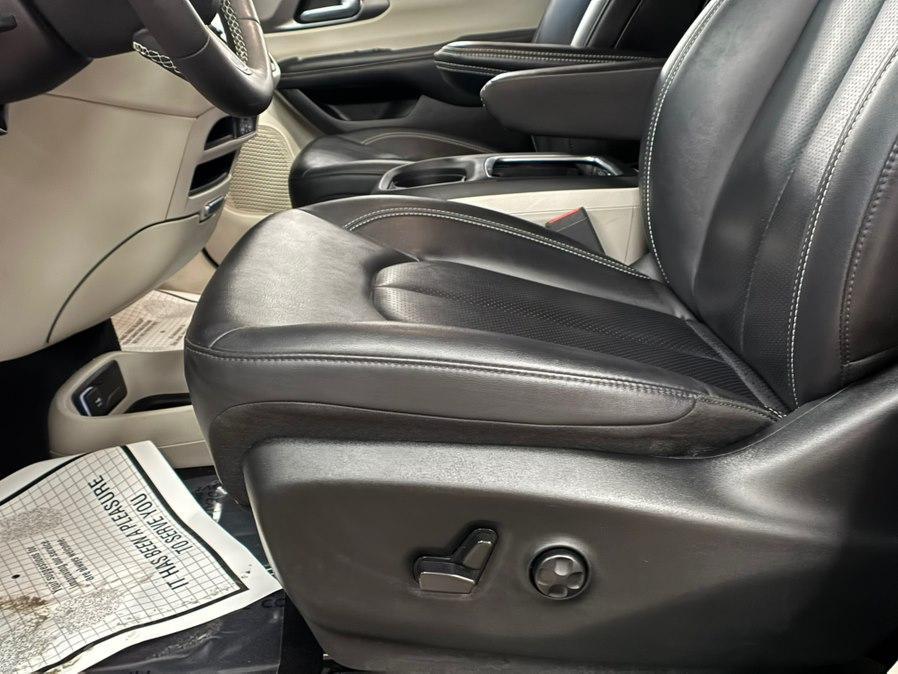 used 2024 Chrysler Pacifica Hybrid car, priced at $23,900