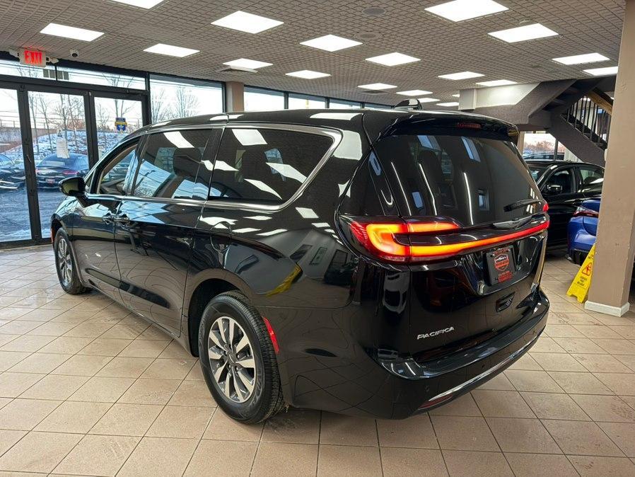 used 2024 Chrysler Pacifica Hybrid car, priced at $23,900