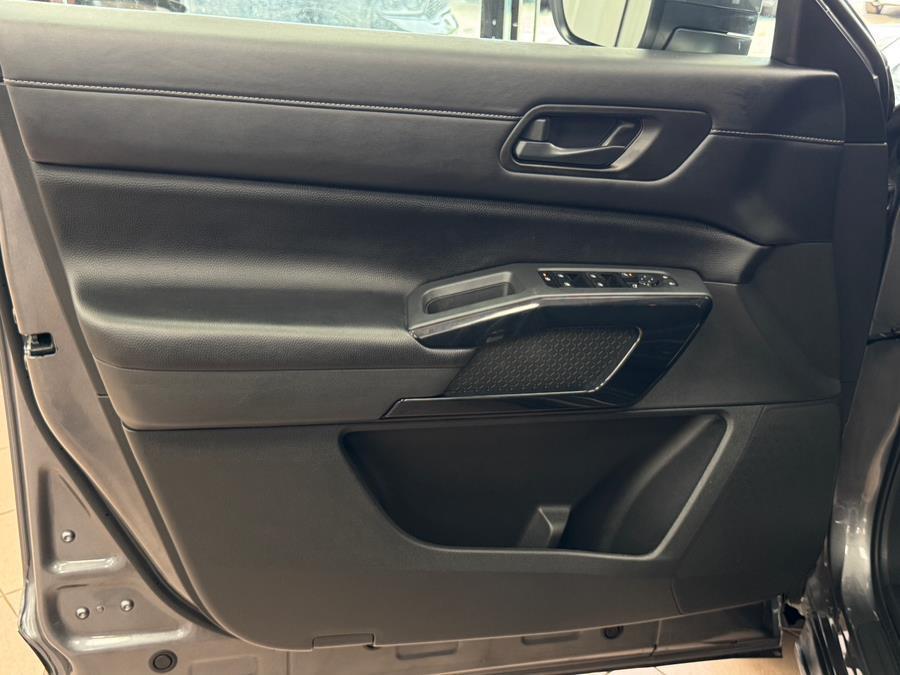 2024 Gun Metallic Nissan Pathfinder