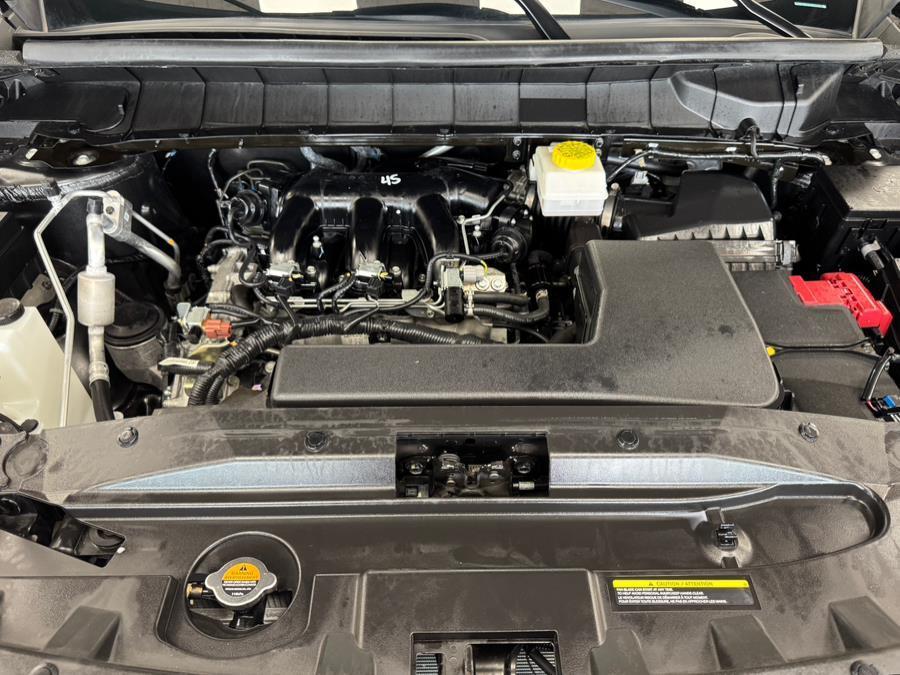 2024 Gun Metallic Nissan Pathfinder