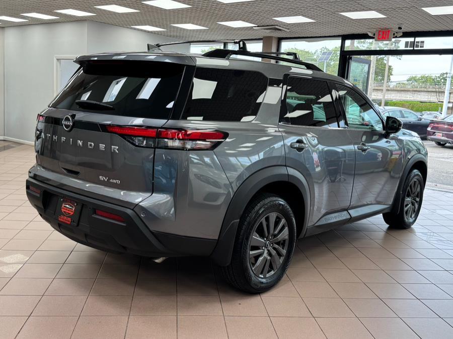 2024 Gun Metallic Nissan Pathfinder
