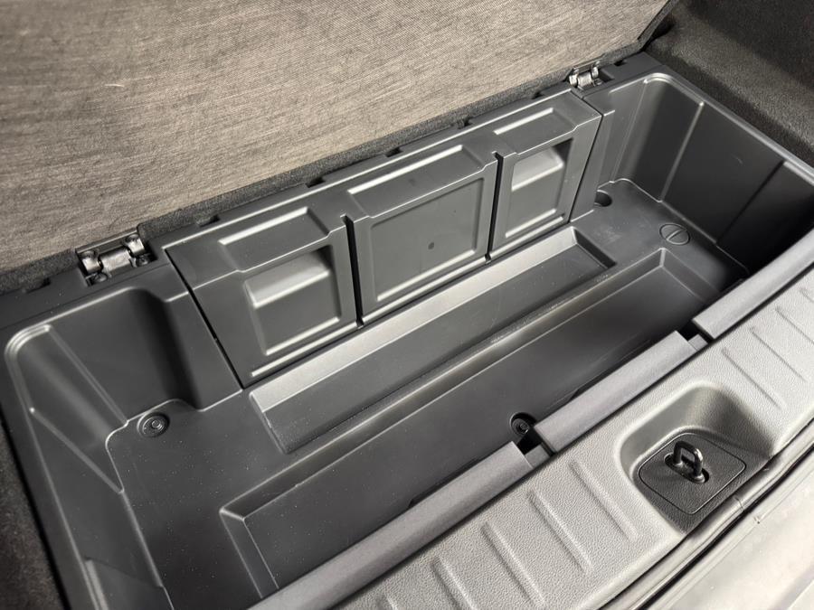 2024 Gun Metallic Nissan Pathfinder